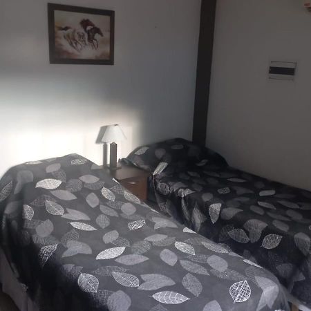 Apartamentos Willy - En Zona Residencial Con Estacionamiento 门多萨 外观 照片