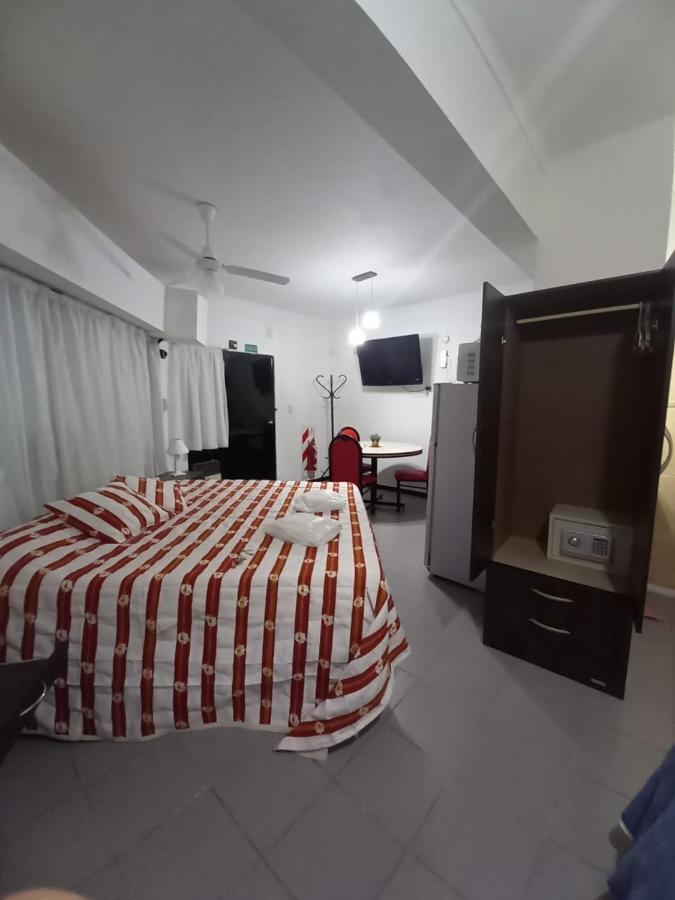Apartamentos Willy - En Zona Residencial Con Estacionamiento 门多萨 外观 照片