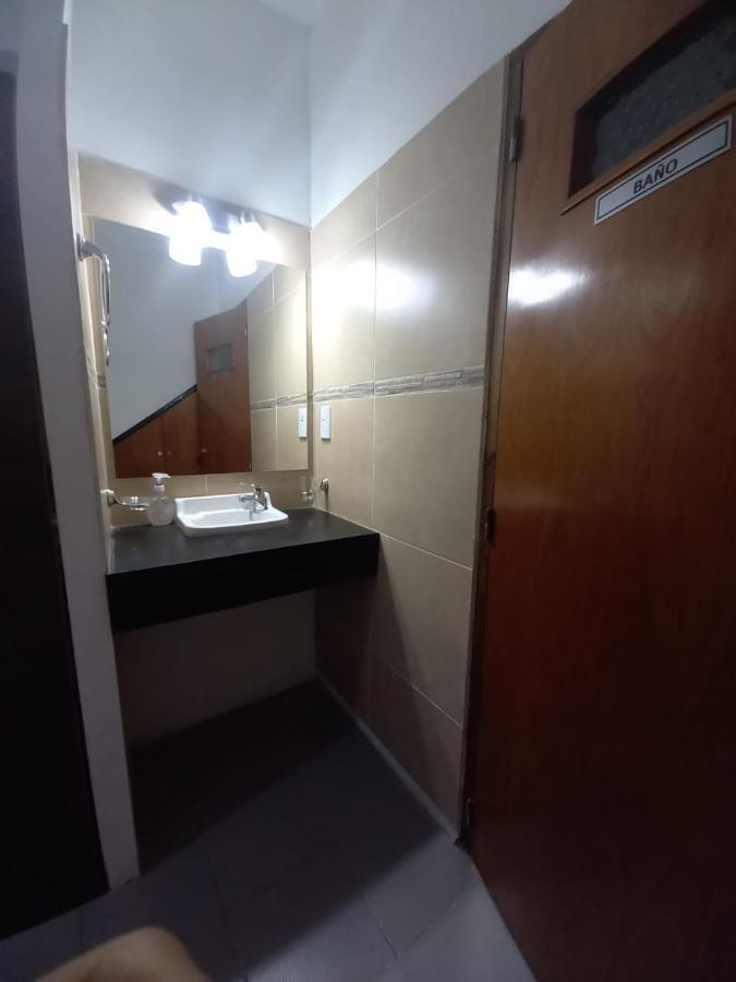 Apartamentos Willy - En Zona Residencial Con Estacionamiento 门多萨 外观 照片