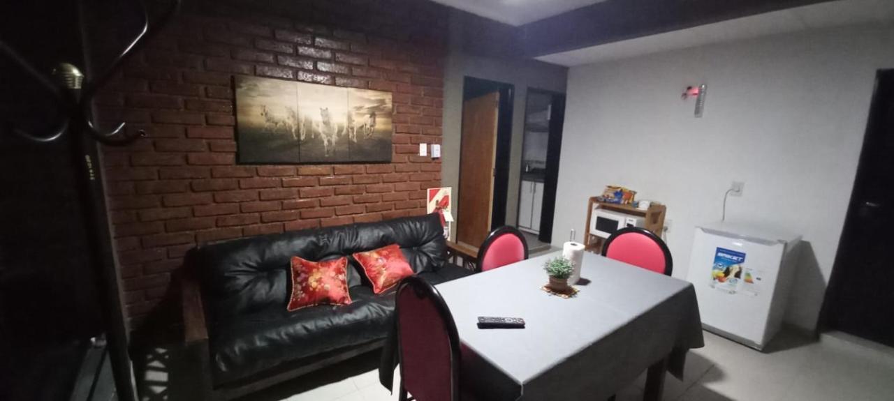 Apartamentos Willy - En Zona Residencial Con Estacionamiento 门多萨 外观 照片
