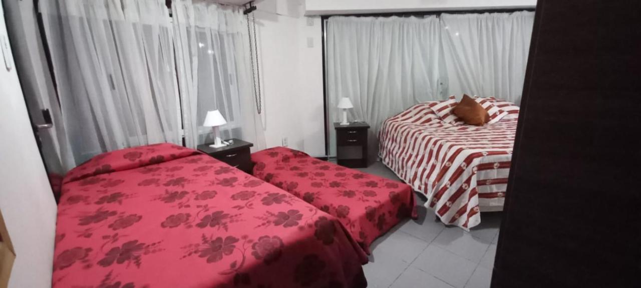 Apartamentos Willy - En Zona Residencial Con Estacionamiento 门多萨 外观 照片