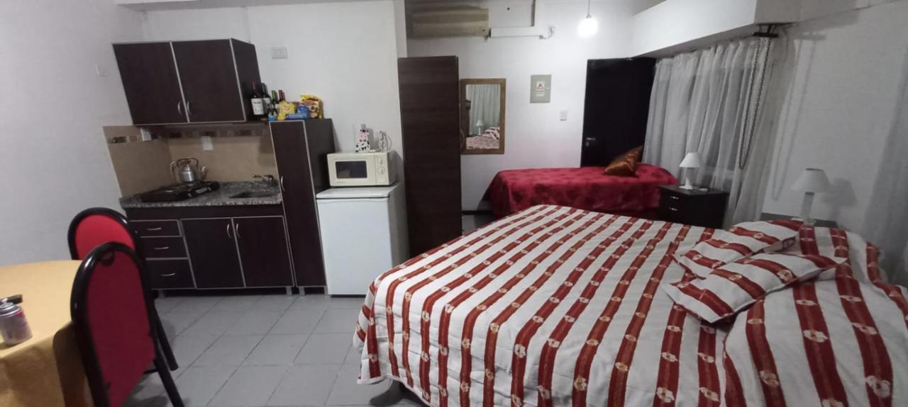 Apartamentos Willy - En Zona Residencial Con Estacionamiento 门多萨 外观 照片