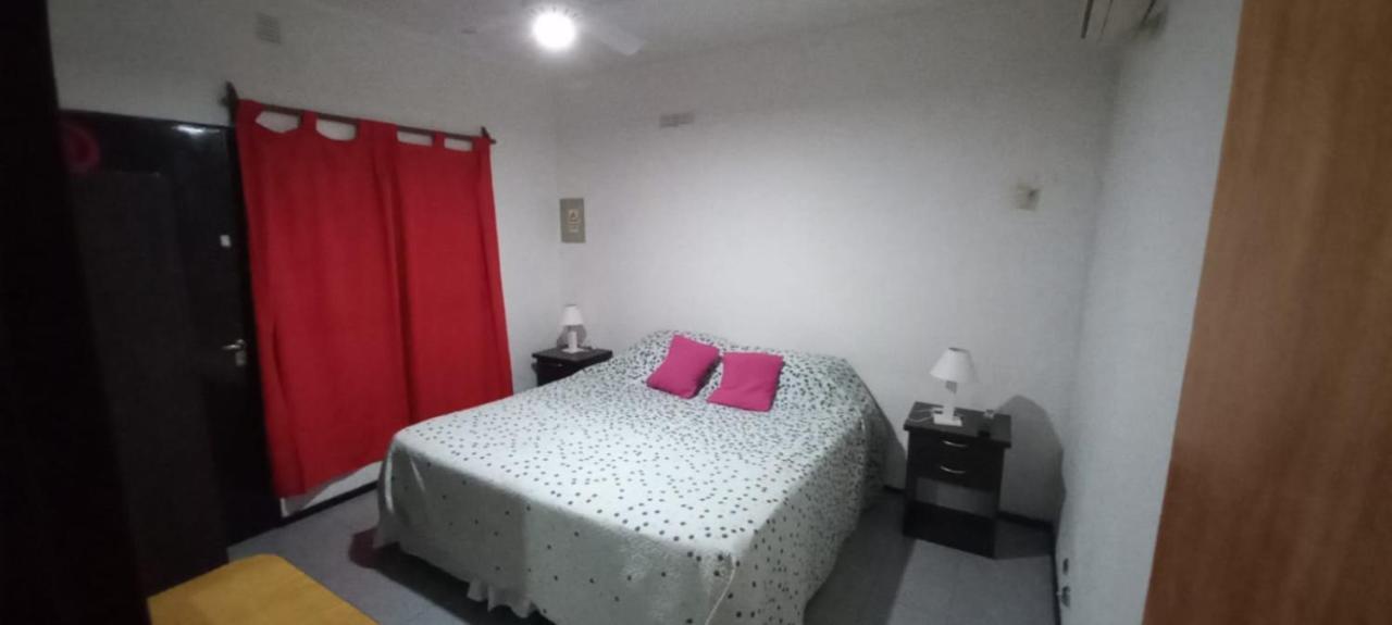 Apartamentos Willy - En Zona Residencial Con Estacionamiento 门多萨 外观 照片