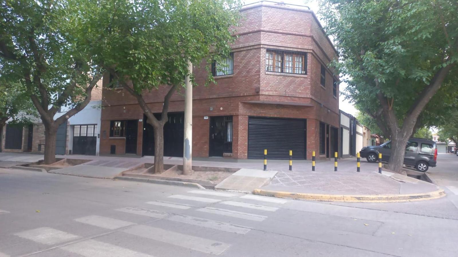 Apartamentos Willy - En Zona Residencial Con Estacionamiento 门多萨 外观 照片