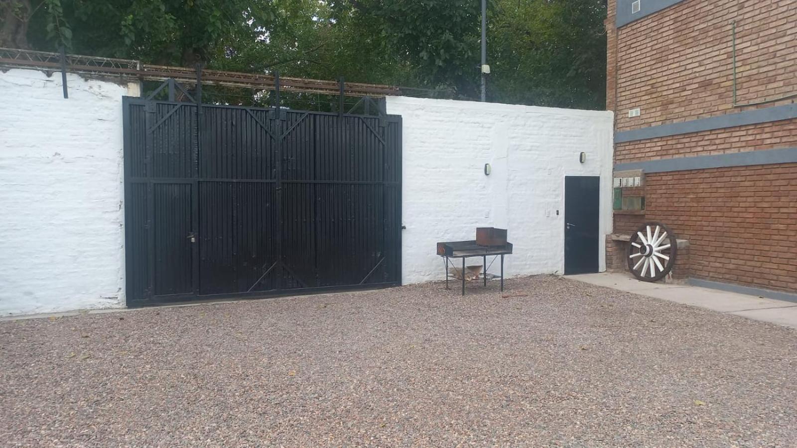 Apartamentos Willy - En Zona Residencial Con Estacionamiento 门多萨 外观 照片