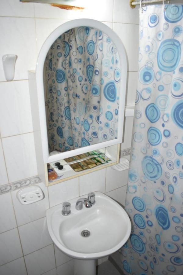 Apartamentos Willy - En Zona Residencial Con Estacionamiento 门多萨 外观 照片